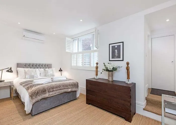 2 Bed Garden Flat With Air Con By Fulham Broadway