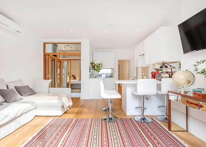 2 Bed Garden Flat With Air Con By Fulham Broadway
