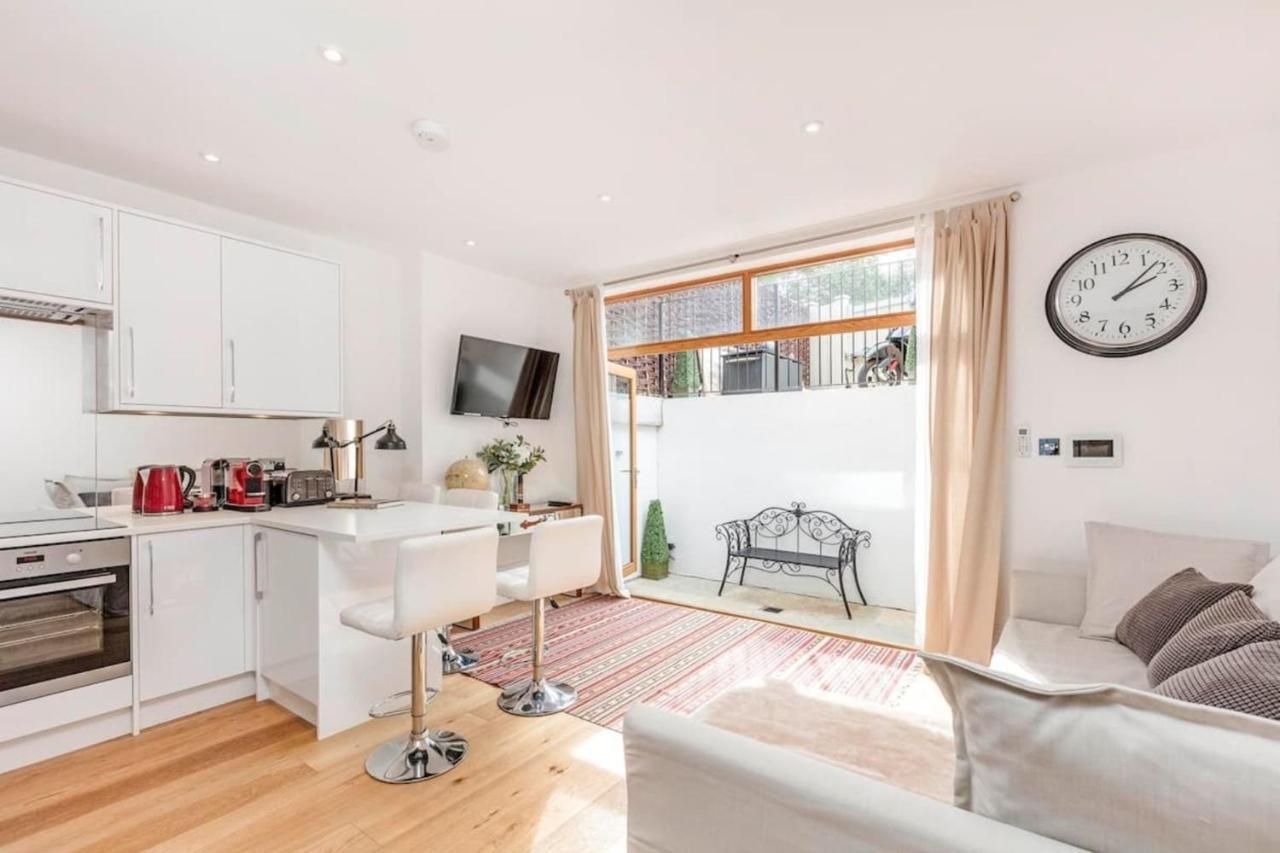 2 Bed Garden Flat With Air Con By Fulham Broadway * Londra