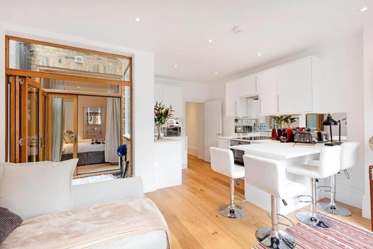 2 Bed Garden Flat With Air Con By Fulham Broadway Apartment